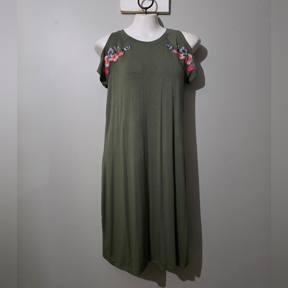 Beautiful NWT Maurices Floral Cold Shoulder Dress Olive Green Size XS